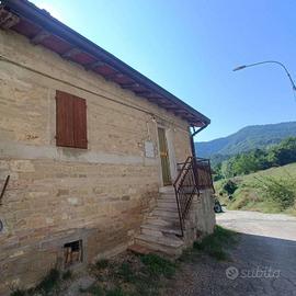 Casa indipendente di 90 m² con 4 locali a Vetto