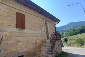 Casa indipendente di 90 m² con 4 locali a Vetto