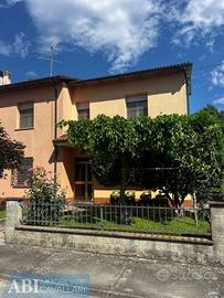 Casa indipendente di 177 m² con 3 locali e box aut