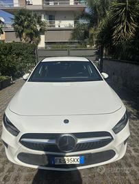 MERCEDES-BENZ CLASSE A 180 D  2019 15.500€