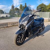 Scooter Yamaha X-MAX 400 versione Iron max