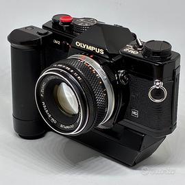 Olympus OM-2 Black + Zuiko 50mm f/1.8 + Winder