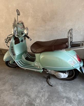 Vespa Granturismo 200