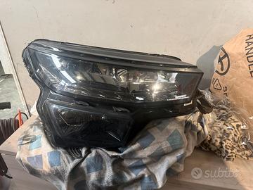 Faro anteriore destro skoda kodiak