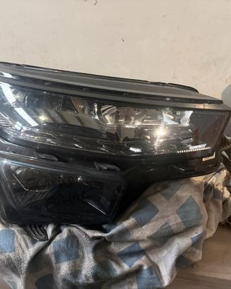 Faro anteriore destro skoda kodiak