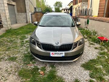 Skoda Octavia 1.6 TDI CR 115 CV DSG Wagon Executiv