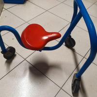 Triciclo a spinta anni 40 perfettamente restaurato