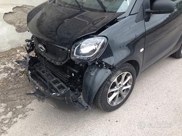 RUOTE-CERCHI IN LEGA+PNEU-R15 X SMART 453-TWINGO