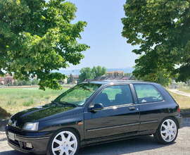 Renault Clio 1.8 16v