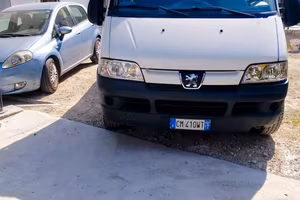 Autocarro Peugeot Boxer 