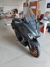 Tmax sx 530 per passaggio a moto