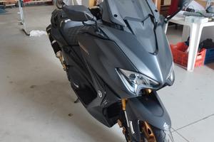 Tmax sx 530 per passaggio a moto