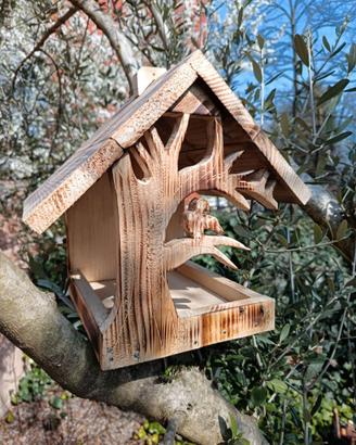 Casette e mangiatoie in legno x uccellini