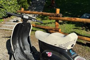 Vespa 50 Special Yankee nera/crema