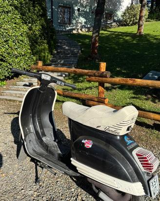 Vespa 50 Special Yankee nera/crema