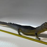 Coccodrillo in gomma gigante