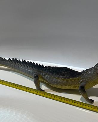 Coccodrillo in gomma gigante