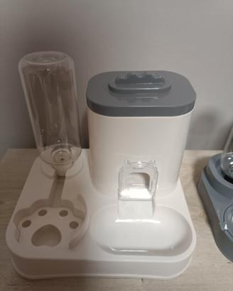 distributore cibo gatti