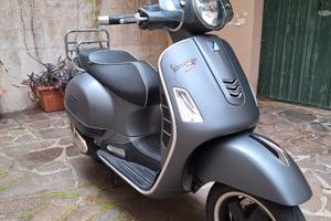 Piaggio Vespa 300 GTS - 2015