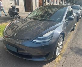 TESLA Model 3 - 2020