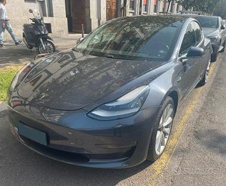 TESLA Model 3 - 2020