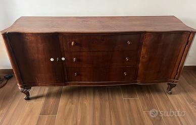 Mobile antico in legno di noce
