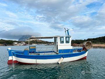 BARCA DA PESCA CON LICENZA 3gt
