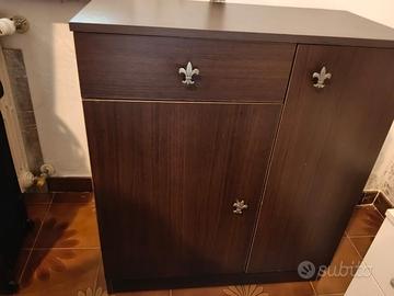 MOBILE METTITUTTO PER BAGNO