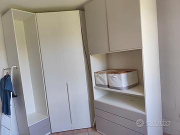 ARMADIO CON CABINA ANGOLARE