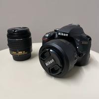 Nikon D3300 con obiettivi e accessori