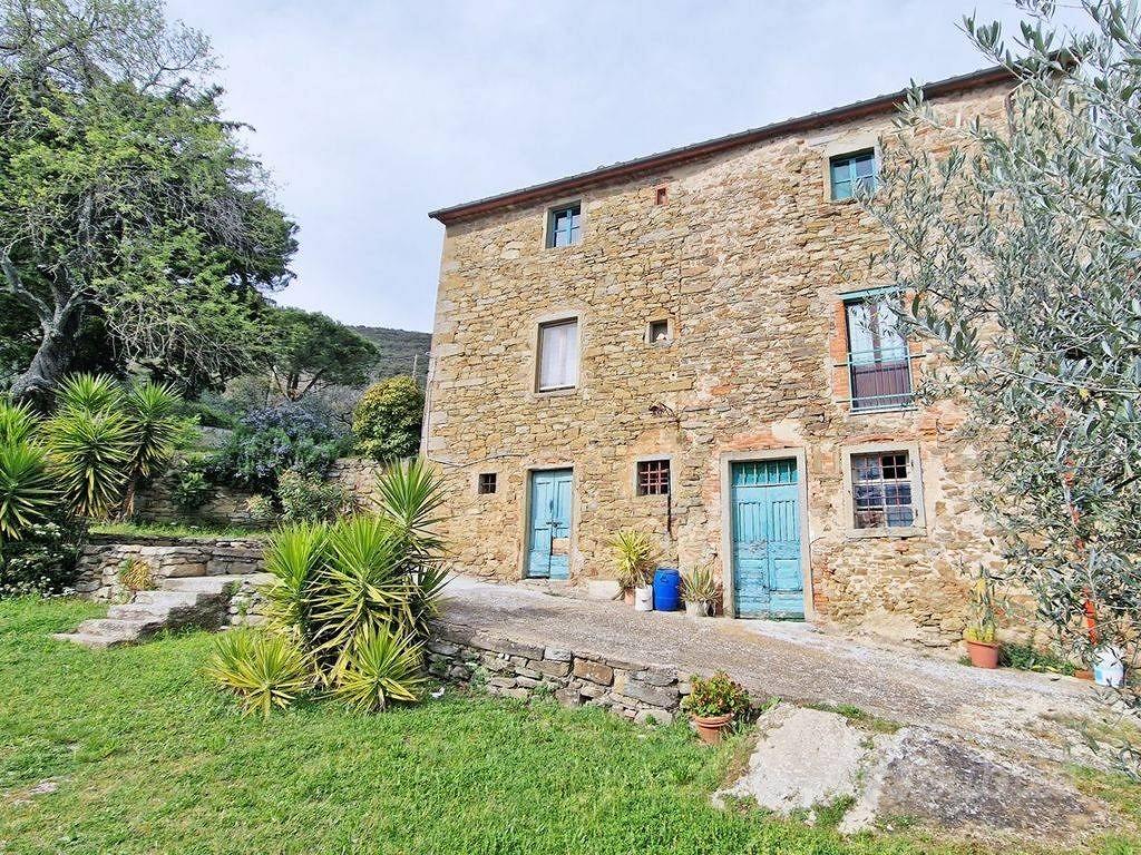 Rustico / Casale di 300 m² con box auto a Castigli - Vista 5