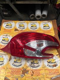 FARO POSTERIORE DESTRO PEUGEOT 208 ANNO:2013