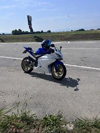 YAMAHA YZF-R125