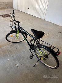 Bicicletta Mountain Bike
