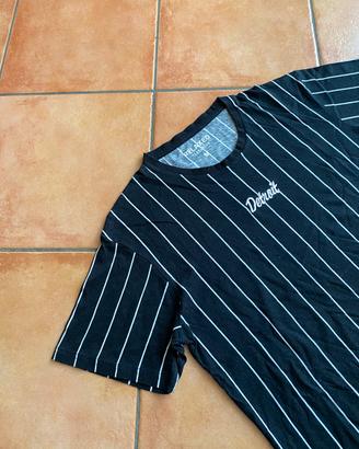 T-shirt nera a righe da uomo taglia M