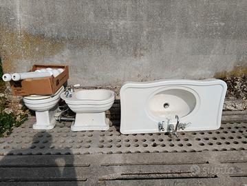 bagno completo antico