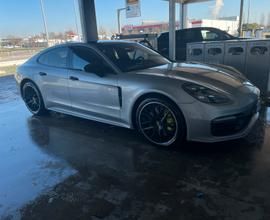 Porche Panamera 2.9 e-hybrid