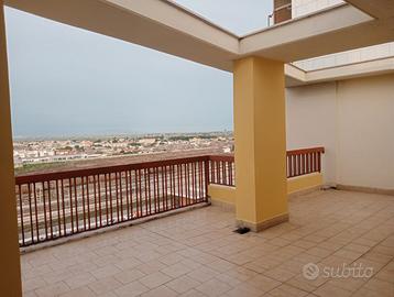 MONOLOCALE con TERRAZZO 80mq STUDENTESSE/LAVORATR