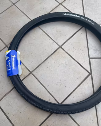 Copertone NUOVO Michelin 26