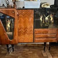 Credenza con angolo bar integrato