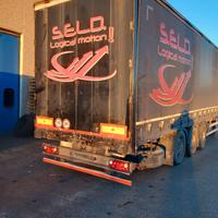 Semirimorchio centinato