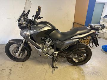 Honda transalp 750