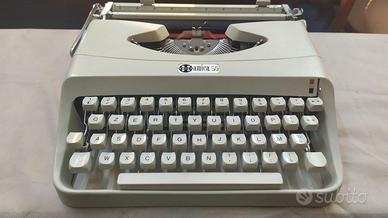 MACCHINA DA SCRIVERE LAGOMARSINO "AMICA 56"