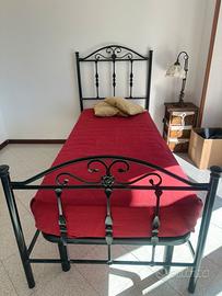 Letto  singolo in ferro battutto