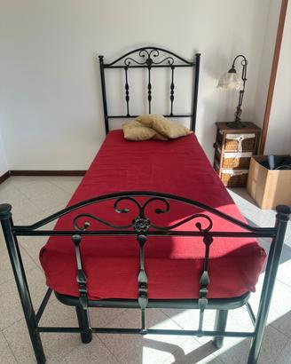 Letto  singolo in ferro battutto