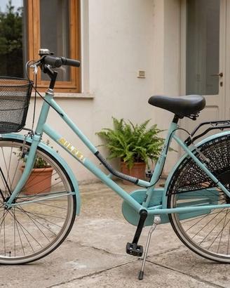 Bicicletta olandese praticamente nuova