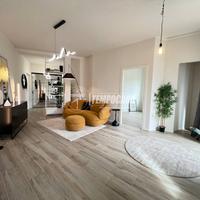 Piazza Fontanesi: Trilocale RISTRUTTURATO - VISTA