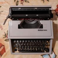Macchina da scrivere OLIVETTI