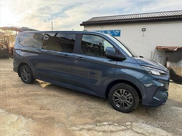 Ford Tourneo 9 posti anno 2024