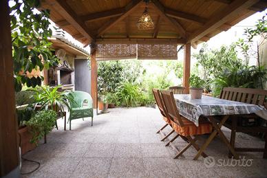 Casa indipendente con giardino